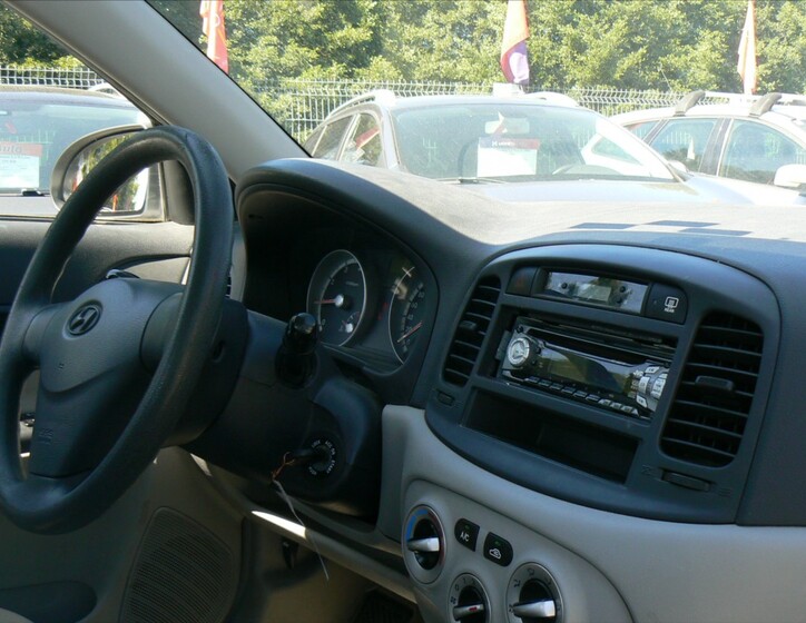 Hyundai Accent 14