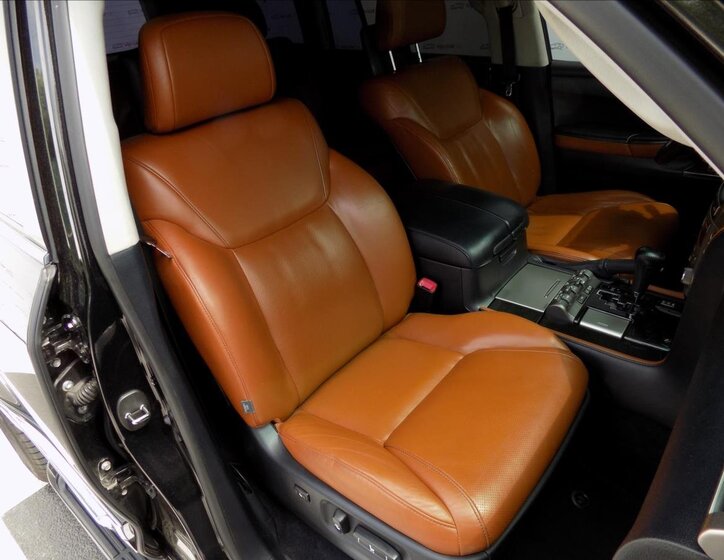 Lexus LX 570 16