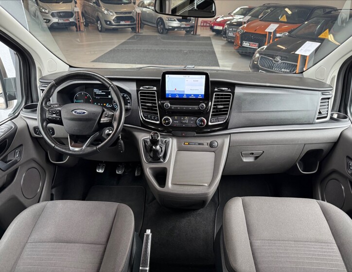 Ford Tourneo Custom 14