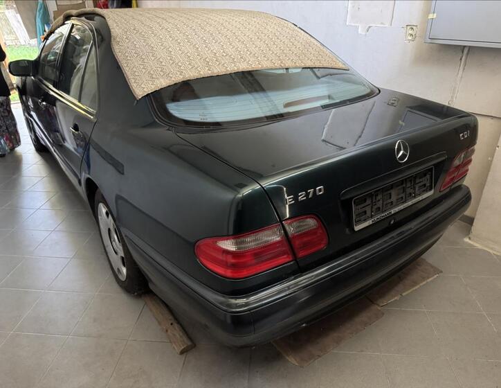 Mercedes-Benz Třídy E 23