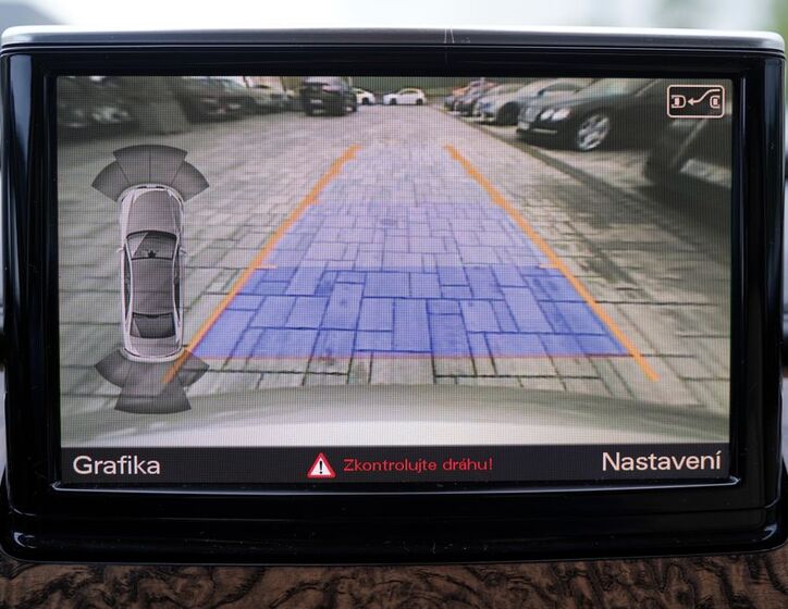 Audi A8 41