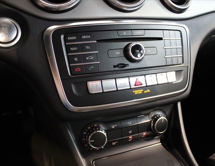 Mercedes-Benz CLA 21