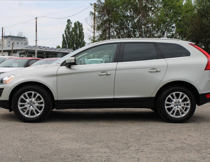 Volvo XC60 8
