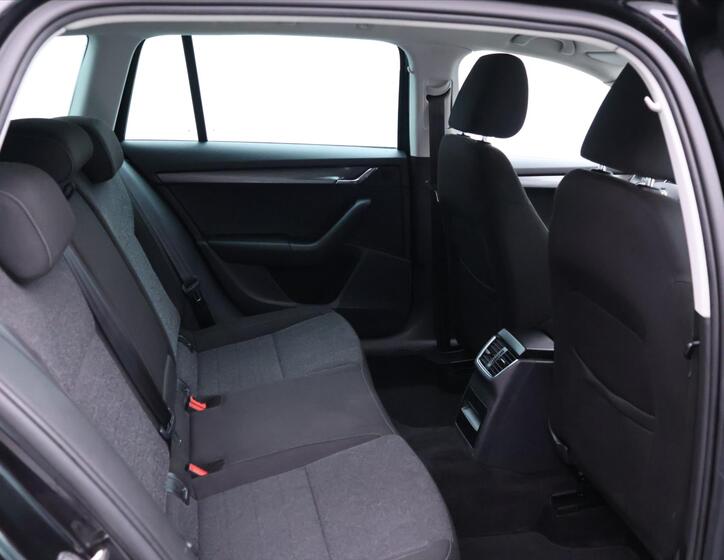 Škoda Octavia 14
