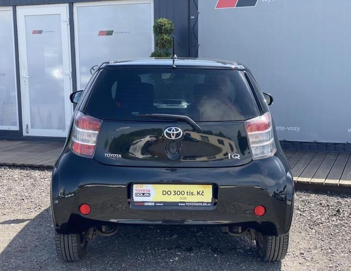Toyota iQ 5
