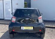 Toyota iQ 5