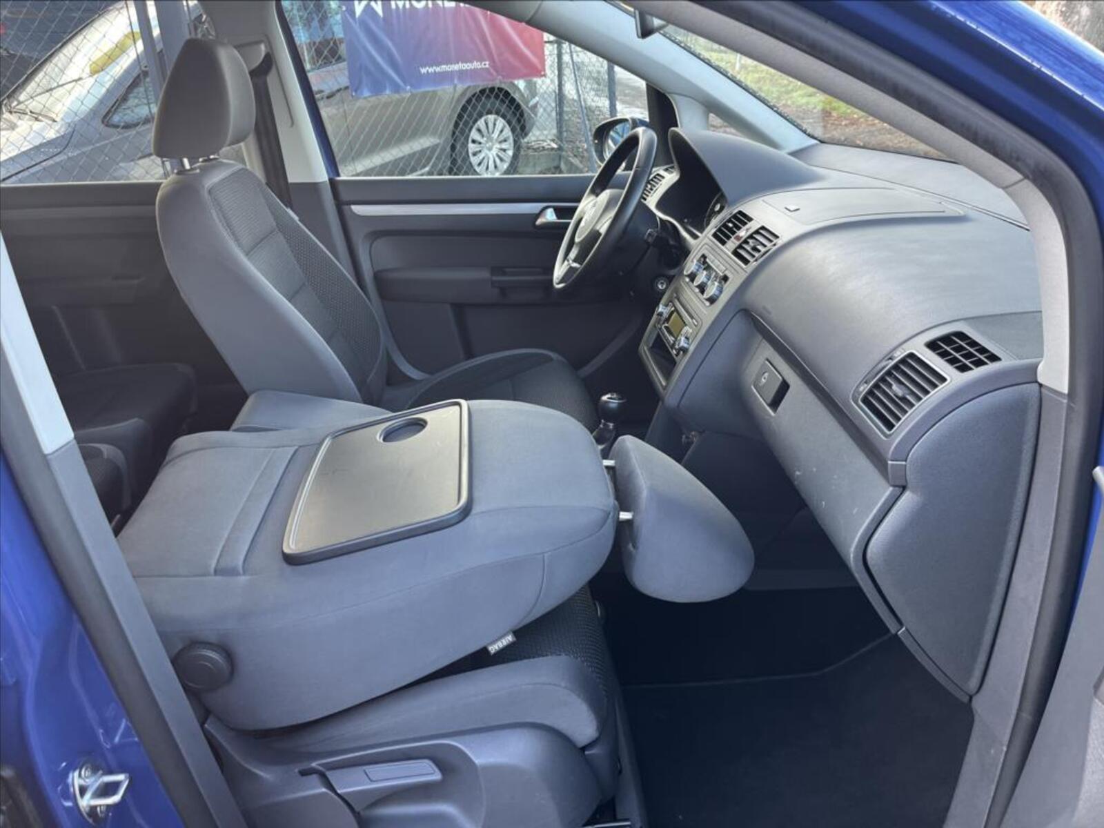 Volkswagen Touran 23