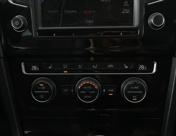Volkswagen Golf 23