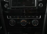 Volkswagen Golf 23