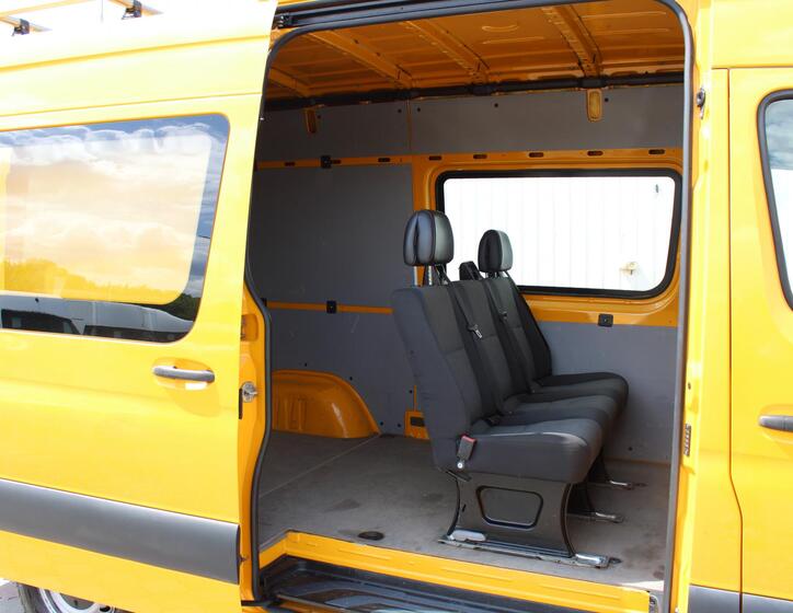 Mercedes-Benz Sprinter 8