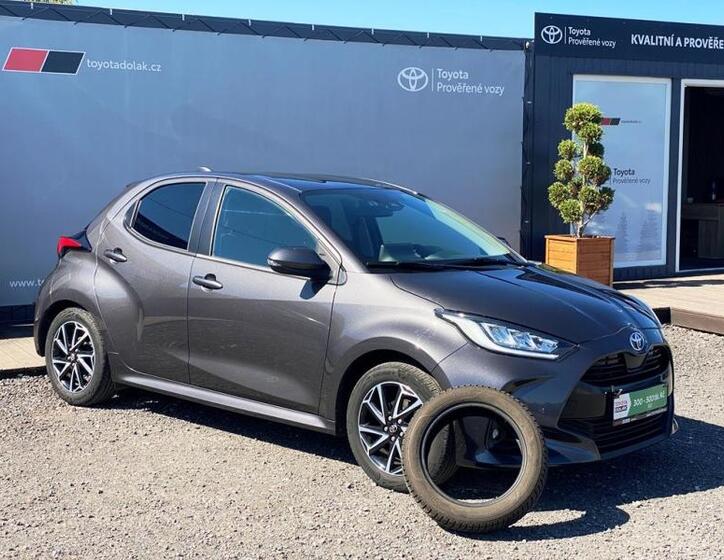 Toyota Yaris 1
