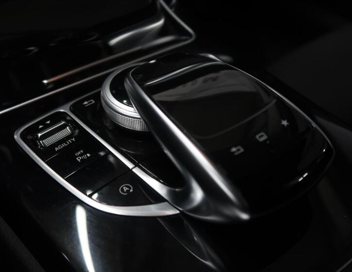 Mercedes-Benz Třídy C 25