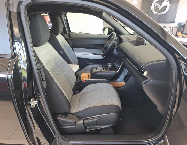Mazda MX-30 5