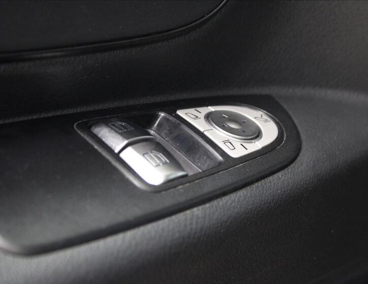 Mercedes-Benz Vito 15
