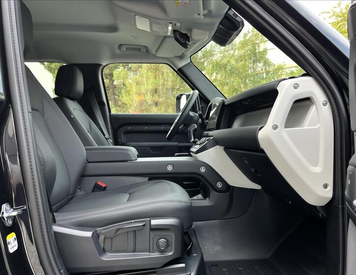 Land Rover Defender 30