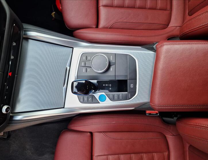 BMW i4 37