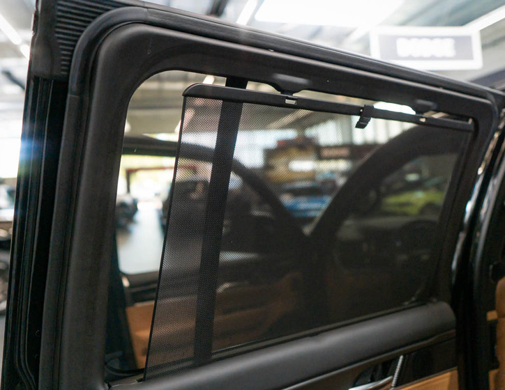 Jeep Grand Wagoneer 44
