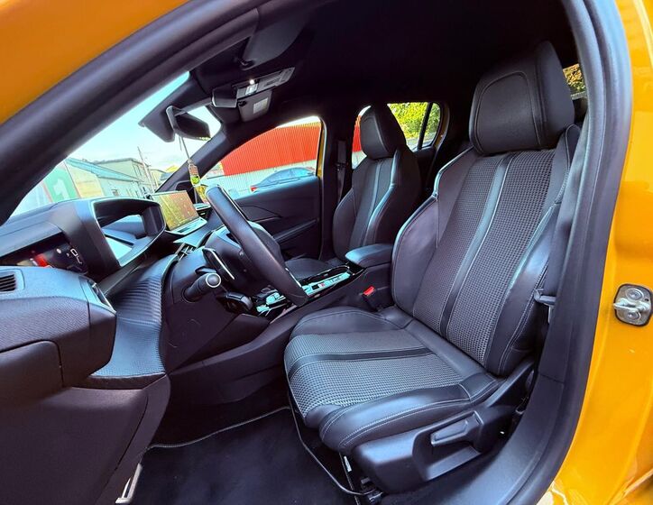 Peugeot 208 14