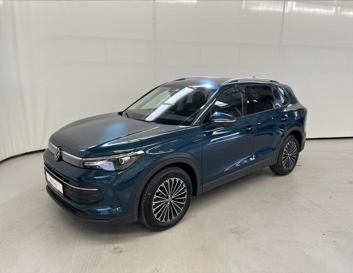 Volkswagen Tiguan 1
