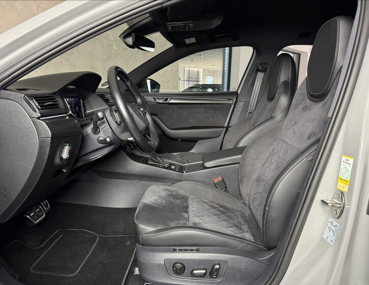 Škoda Superb 24