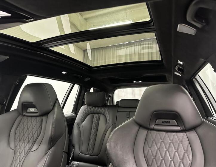 BMW X7 13