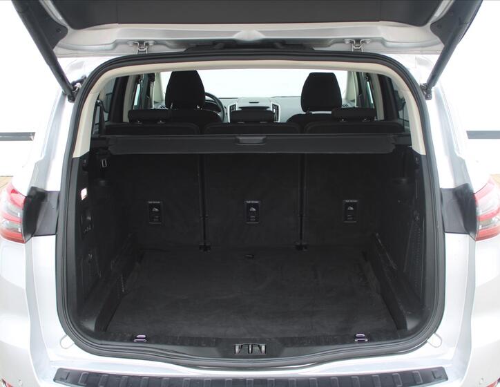 Ford S-MAX 13