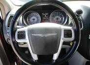 Chrysler Town & Country 16