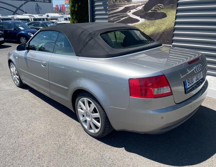 Audi A4 11