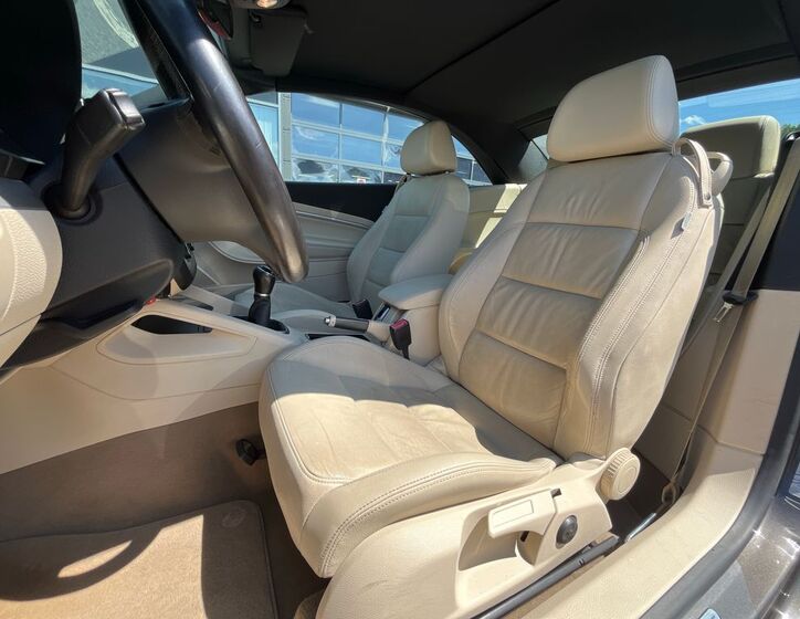 Volkswagen EOS 8