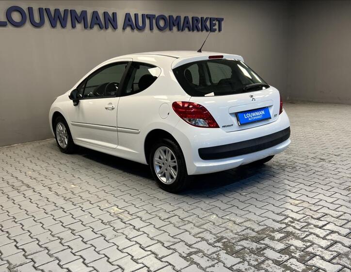 Peugeot 207 13
