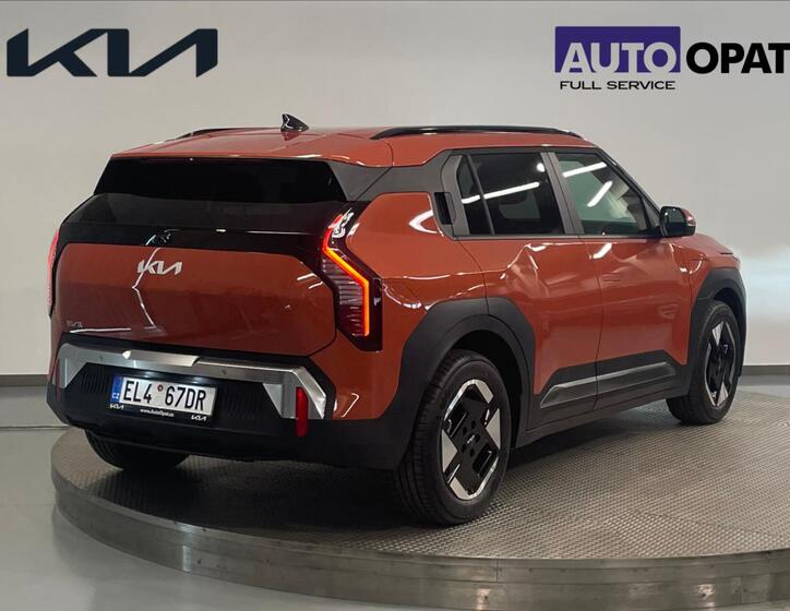 KIA EV3 5