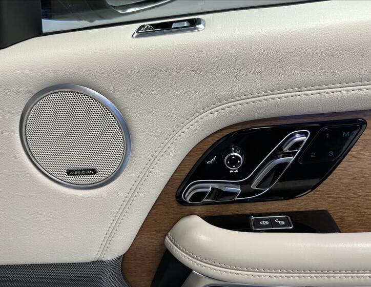Land Rover Range Rover 18
