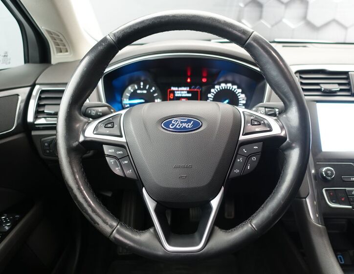 Ford Mondeo 10