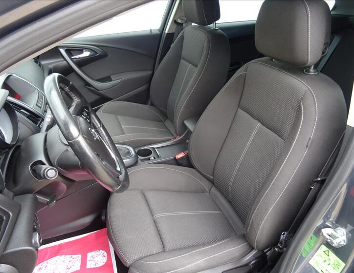 Opel Astra 8