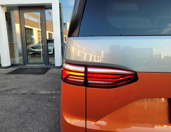 Volkswagen Multivan 8