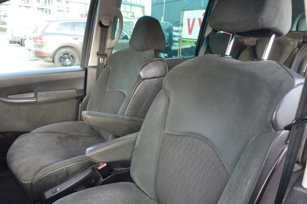 Peugeot 807
