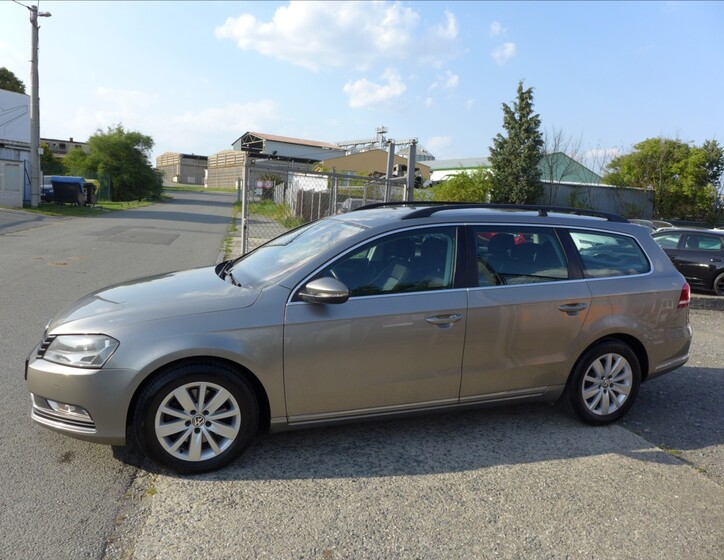 Volkswagen Passat 9