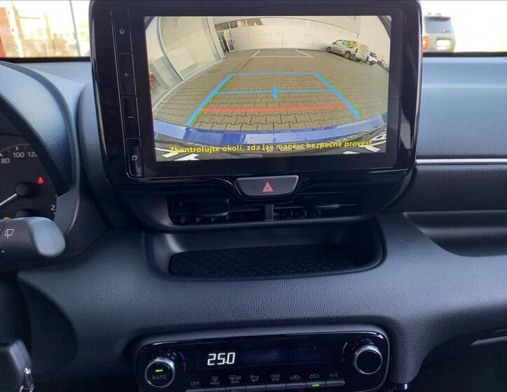 Toyota Yaris 13