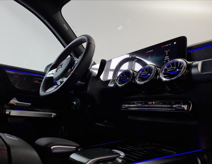 Mercedes-Benz GLB 16
