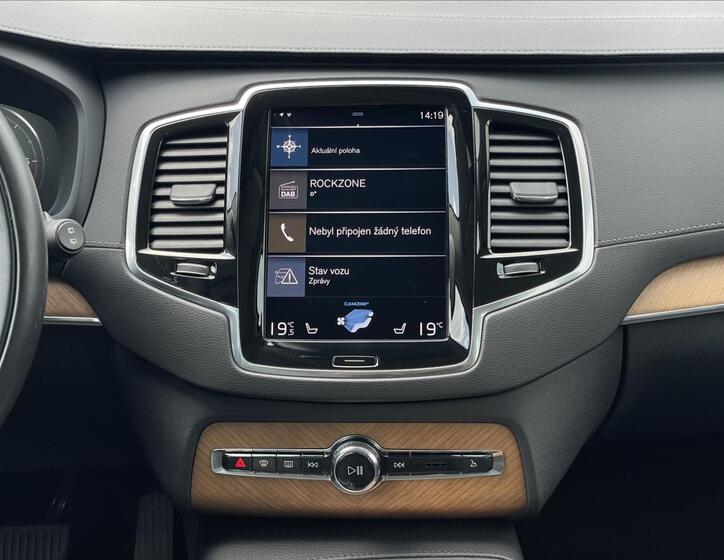 Volvo XC90 11