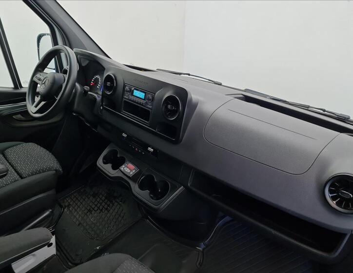 Mercedes-Benz Sprinter 13