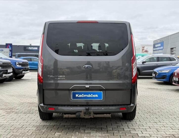 Ford Tourneo Custom 4