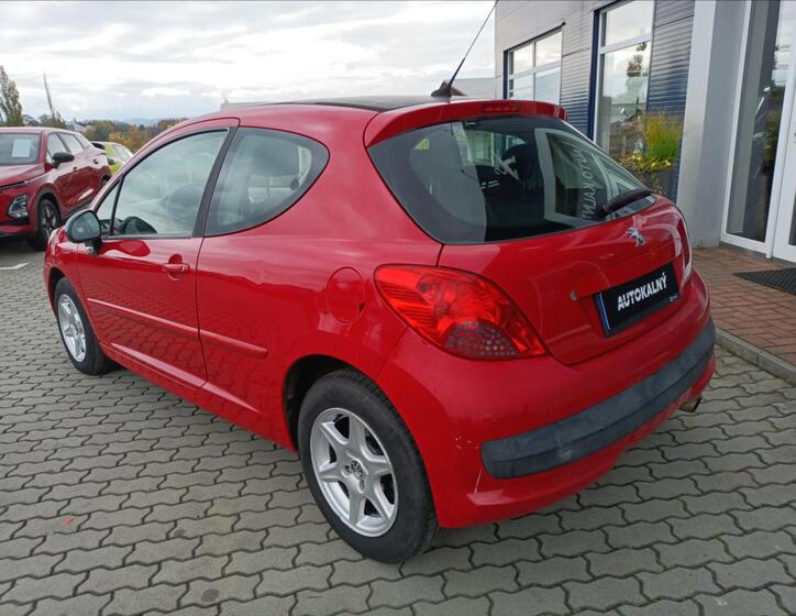 Peugeot 207 10