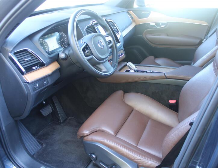 Volvo XC90 9