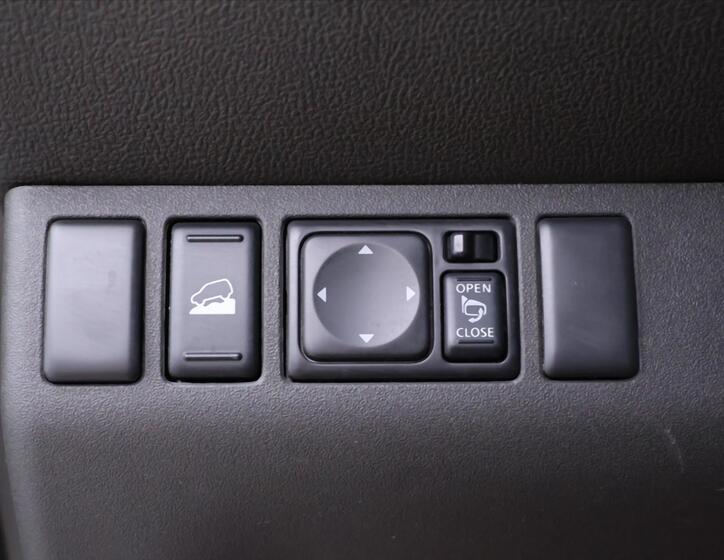 Nissan Pathfinder 19
