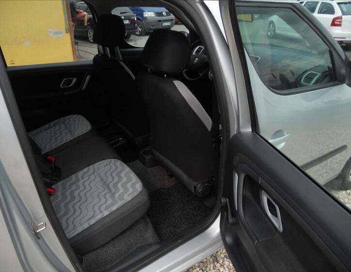 Škoda Roomster 18