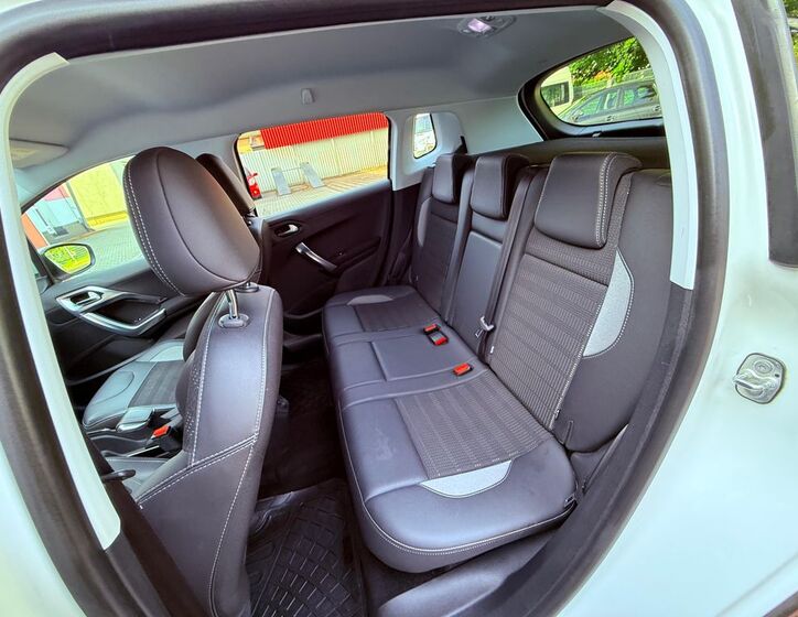 Peugeot 2008 11