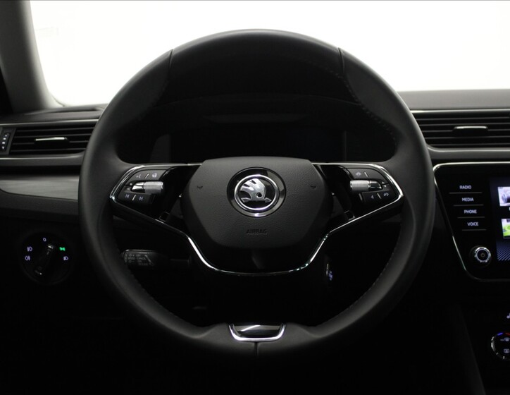 Škoda Superb 9
