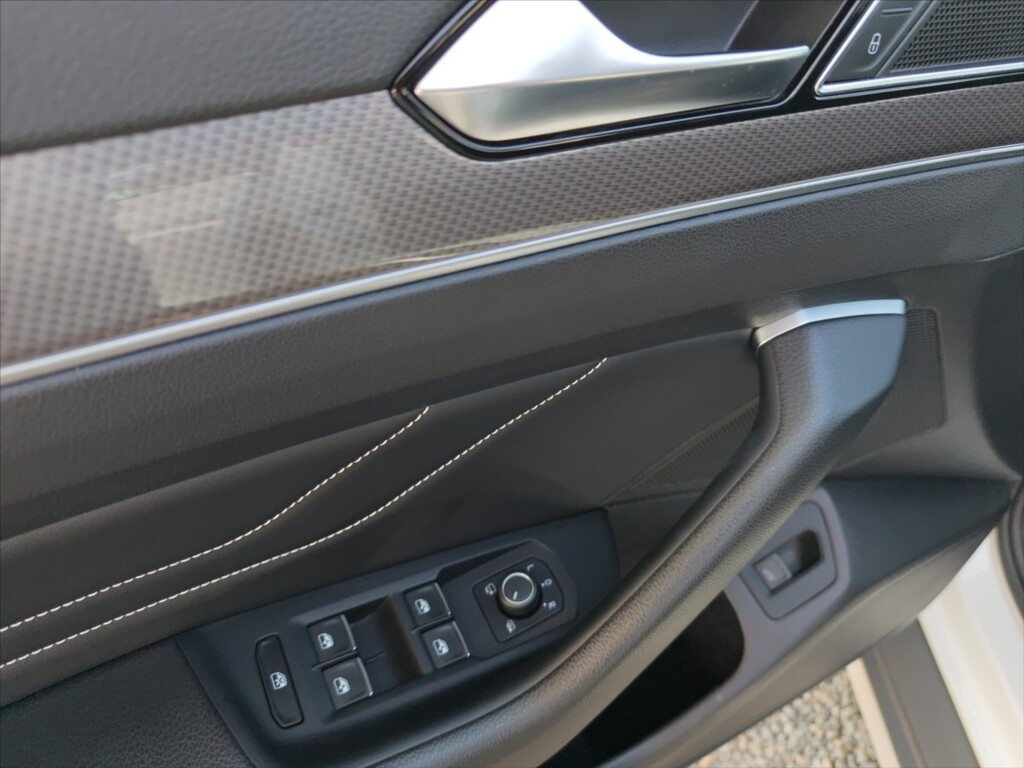 Volkswagen Passat 10