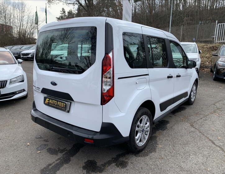 Ford Tourneo Connect 6